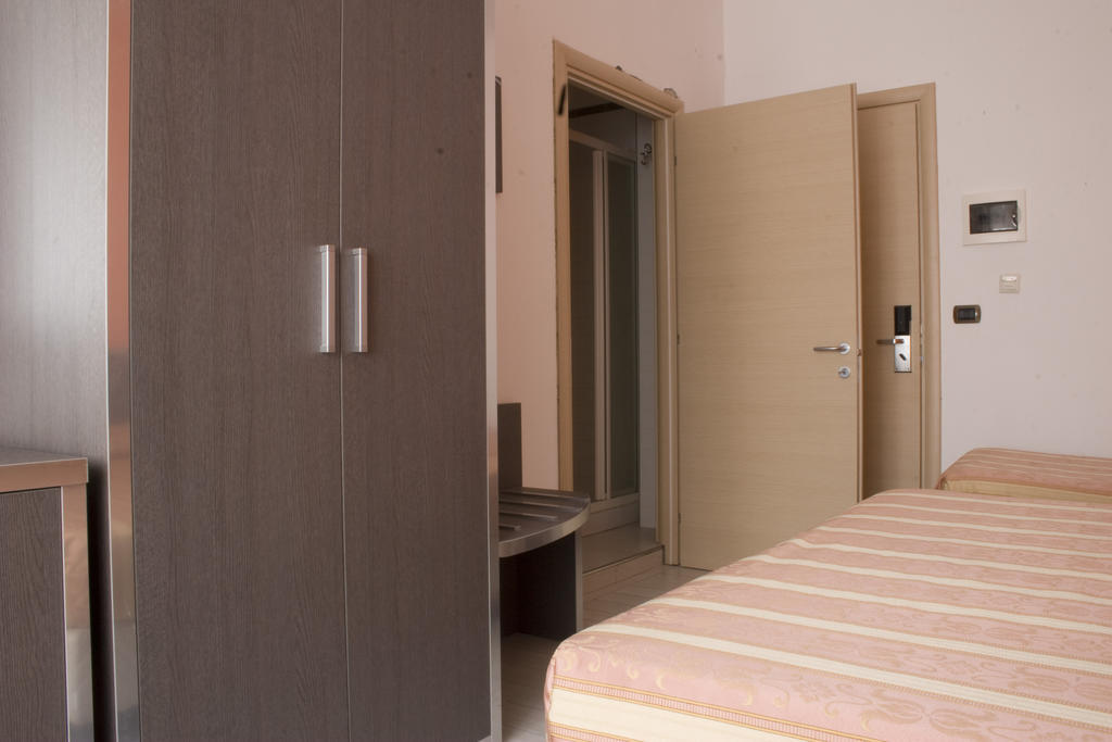 Hotel Renato Sesto San Giovanni Zimmer foto