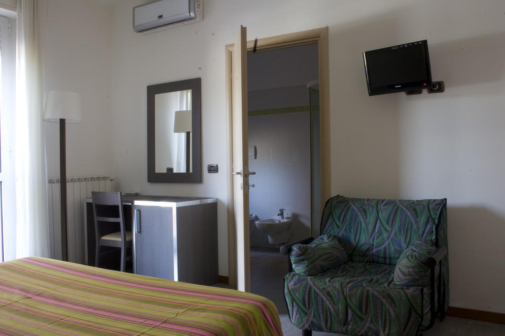 Hotel Renato Sesto San Giovanni Zimmer foto