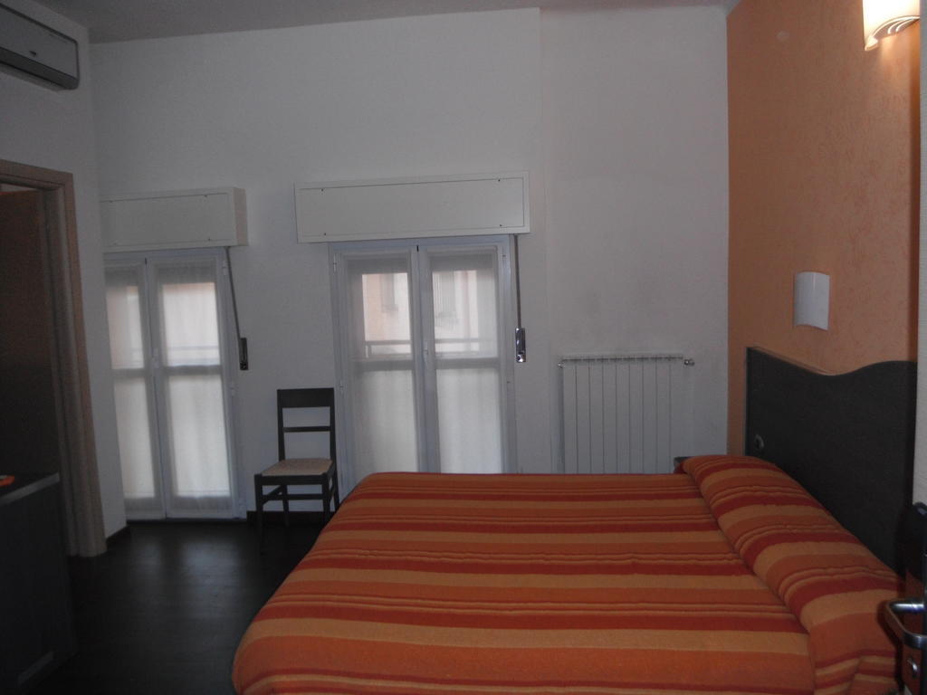 Hotel Renato Sesto San Giovanni Zimmer foto