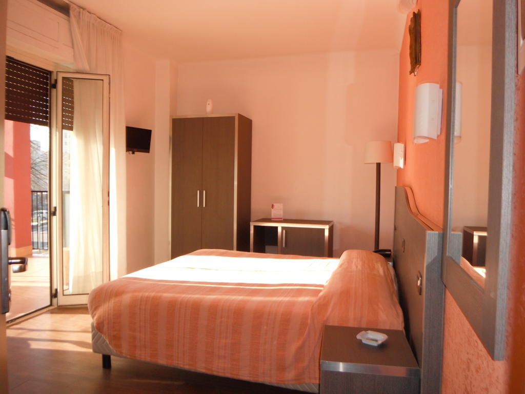 Hotel Renato Sesto San Giovanni Zimmer foto